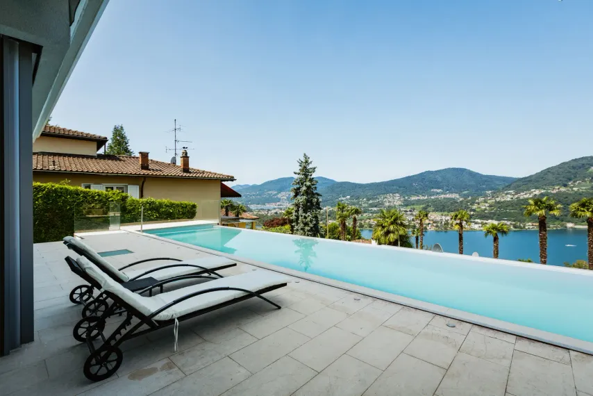 Piscina con vistas