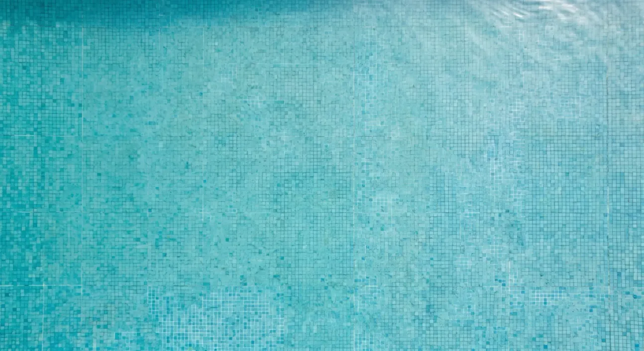 La misma piscina con el aspecto recuperado